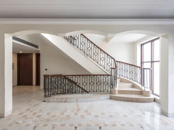 5BHK Duplex with a basement in Mayfair Gardens